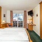Touristen-chalet Szálloda 3*