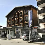 Touristen-chalet Szálloda