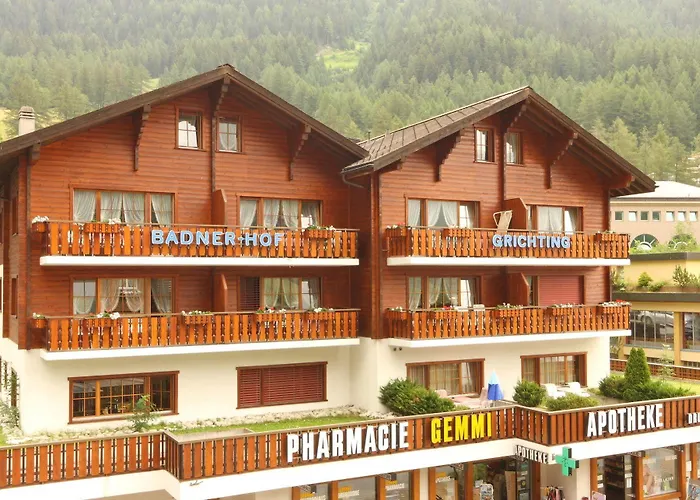 Touristen-chalet فندق لوكباد